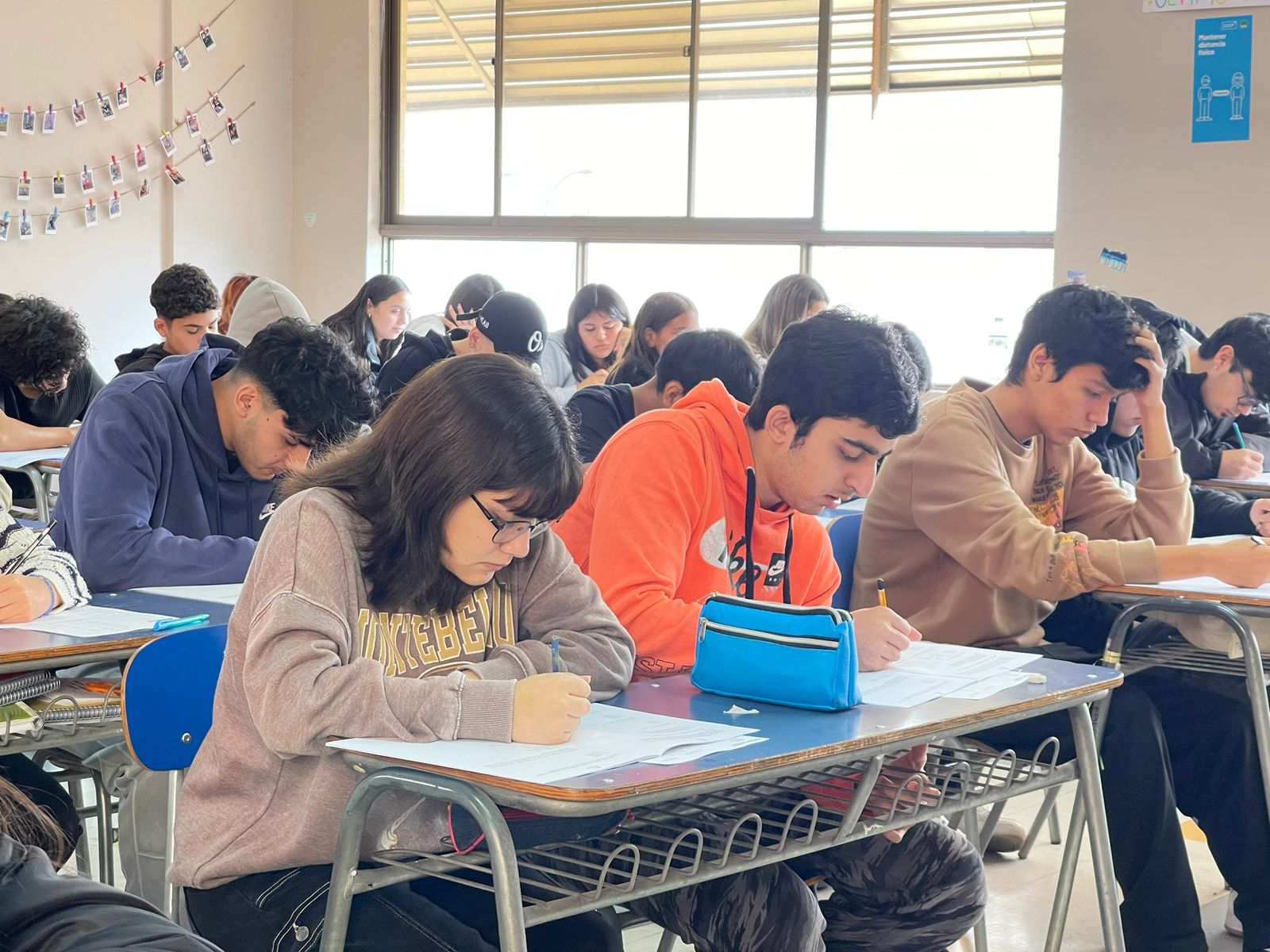 Más de 300 alumnos rindieron ensayo nacional PAES de U. Santa María en el Colegio Bajo Molle