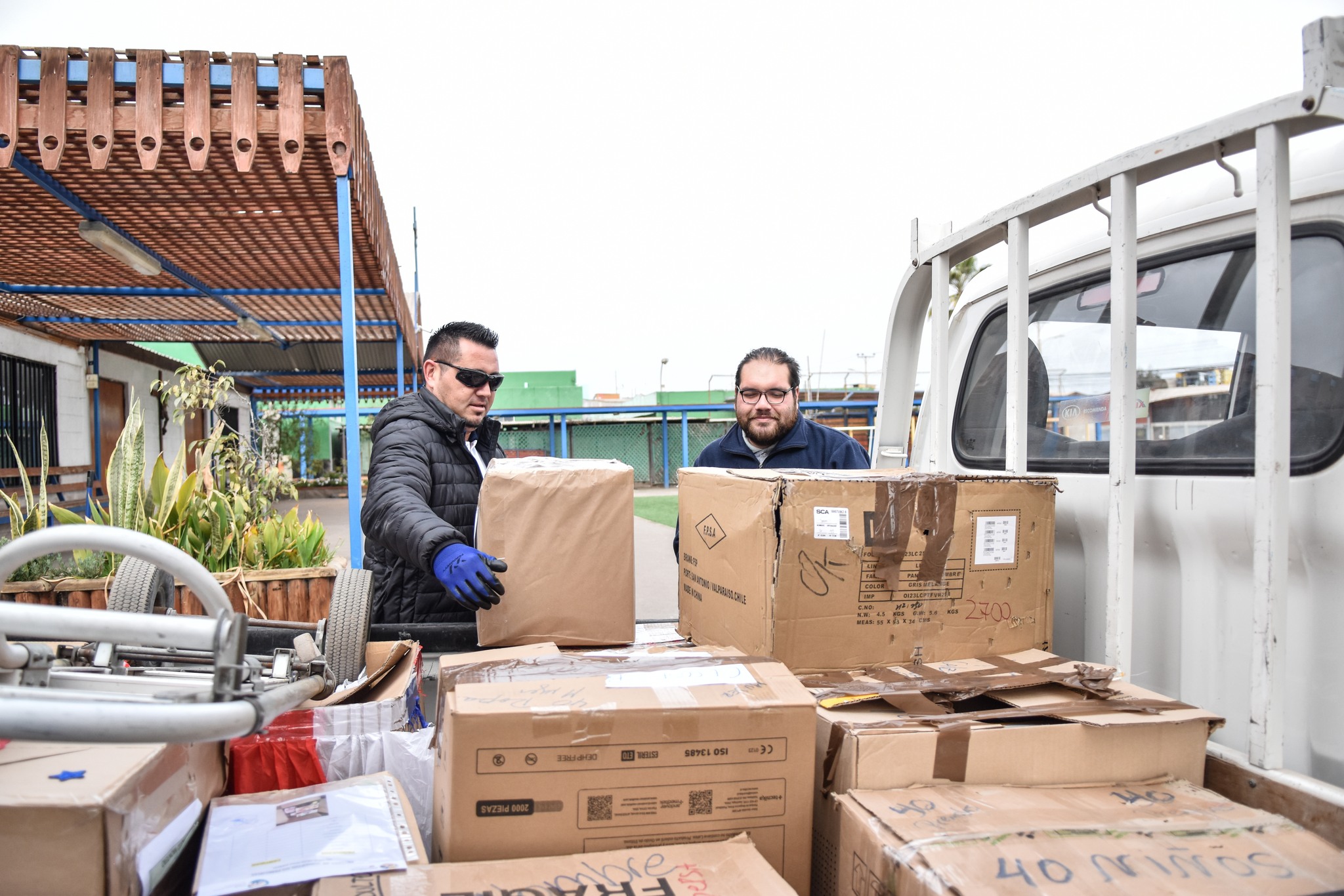 Funcionarios de la salud municipal de Alto Hospicio donan 438 kilos de alimento a comedores solidarios