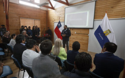 Ministro Cataldo visita Calbuco para conocer innovadora experiencia en educación inclusiva