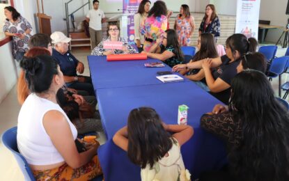 Realizan taller de prevención contra la violencia de género para mujeres del Tamarugal