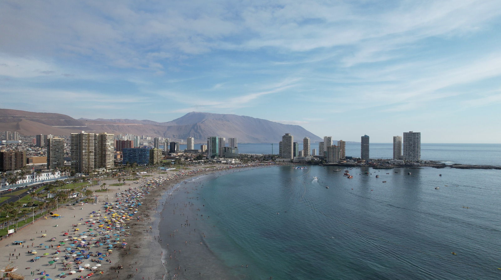 IQUIQUE RECIBIRÁ AL 2024 CON ESPECTÁCULO DE DRONES EN PLAYA CAVANCHA