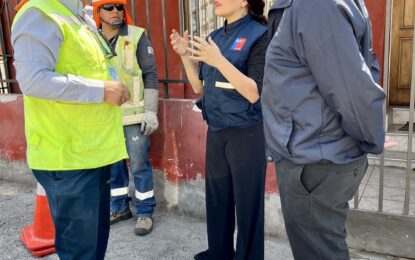 Tras la coordinación intersectorial, se efectuó el primer retiro de cables en desuso, hito que marca el inicio a este trabajo en sectores de Iquique.