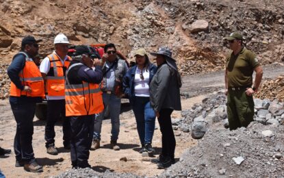 Autoridades evalúan daños tras lluvias en Camiña y participan en Cogrid comunal