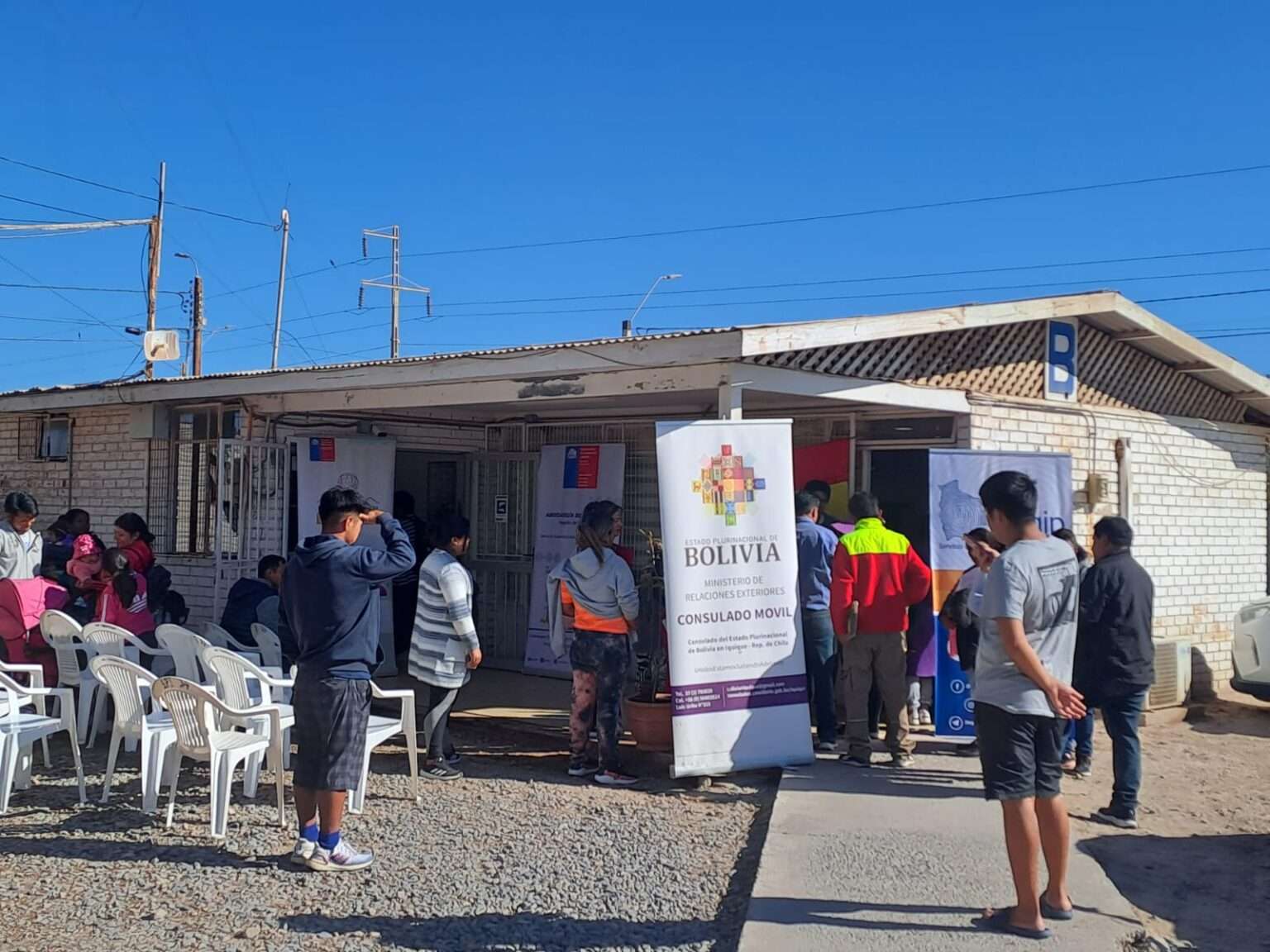 Masiva participación tuvo Consulado Móvil de Bolivia en el Tamarugal