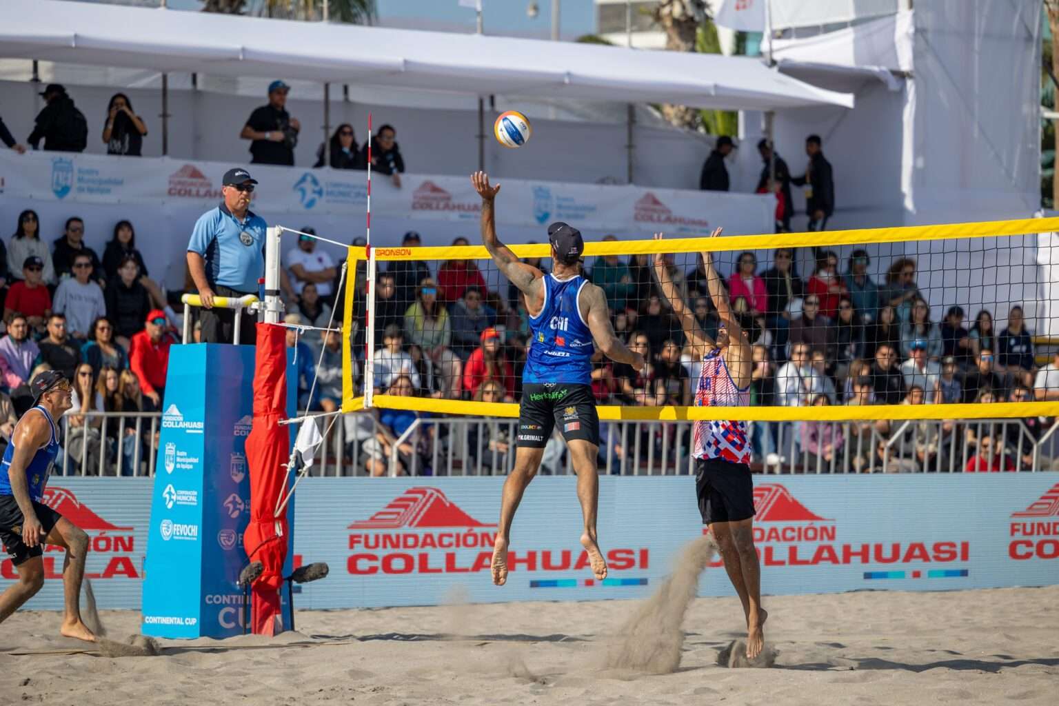 Gran debut de las duplas chilenas de voleibol playa en la Copa Continental en Iquique