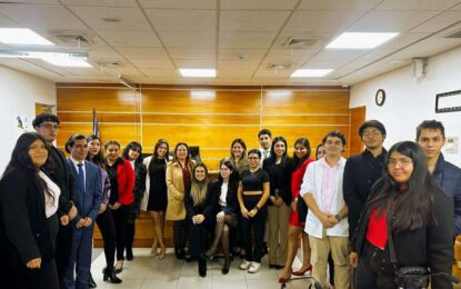 Defensoría Regional de Tarapacá co – patrocinó simulación de juicio oral con futuros abogados.