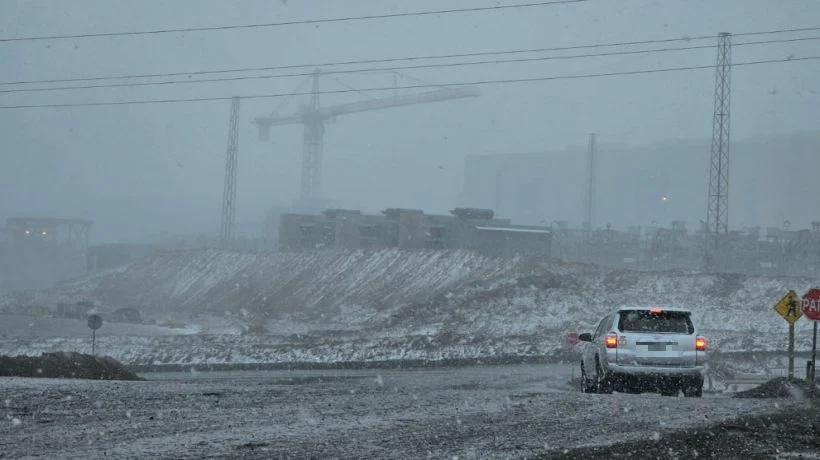 Reportan caída de nieve en faena minera al interior de la Región de Tarapacá