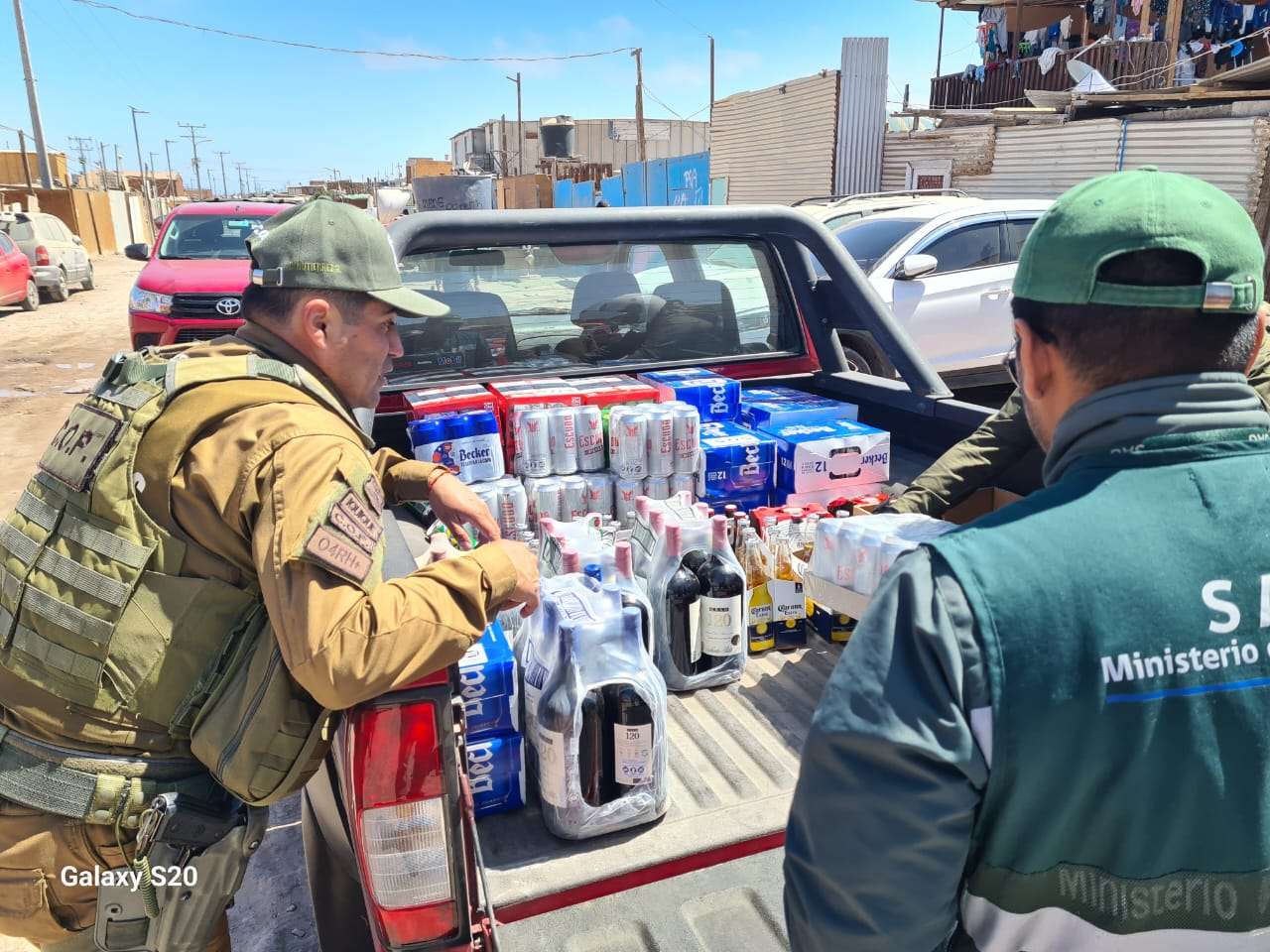 Masivo decomiso de cervezas en fiscalización en Alto Hospicio