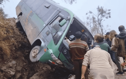 Turistas chilenos se encuentran entre los heridos tras caída de bus por una pendiente de 15 metros en Machu Picchu