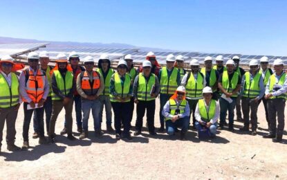 Becarios de programa fotovoltaico se capacitan en La Huayca