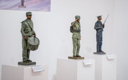 “Grandes Personajes de Nuestra Historia Naval” se reúnen en Sala de Arte Casa Collahuasi en el Mes del Mar