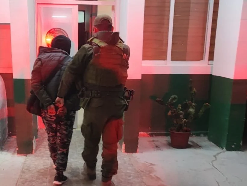 Detienen a hombre que conducía vehículo con encargo por robo en Iquique