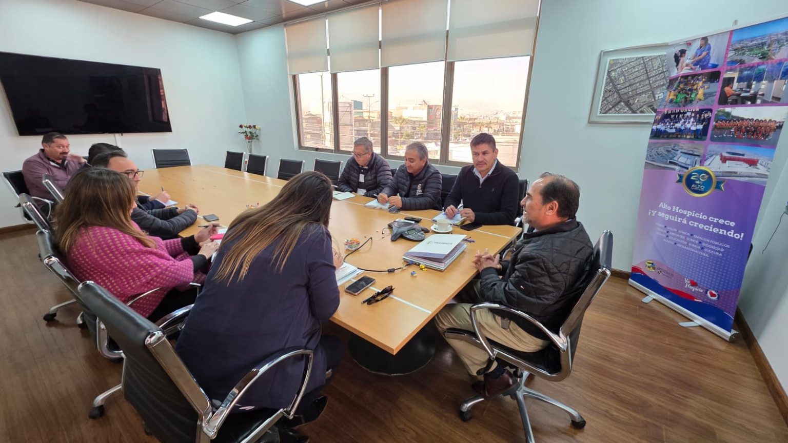 Alcalde Patricio Ferreira se reúne con nueva jefa regional de SUBDERE Tarapacá para abordar proyectos clave para el desarrollo de Alto Hospicio