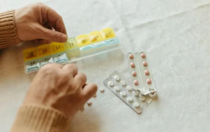 Pastilleros: el aliado que puede salvarte de un olvido… o ponerte en riesgo