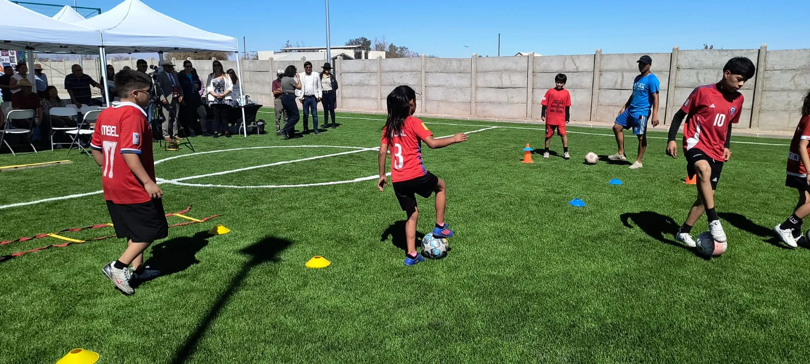 Inauguracion  dos canchas de baby fútbol en la comuna de Huara