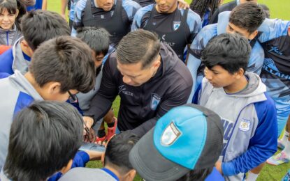 A clases con los Dragones Celestes: la Educación Pública premia la buena asistencia en Iquique