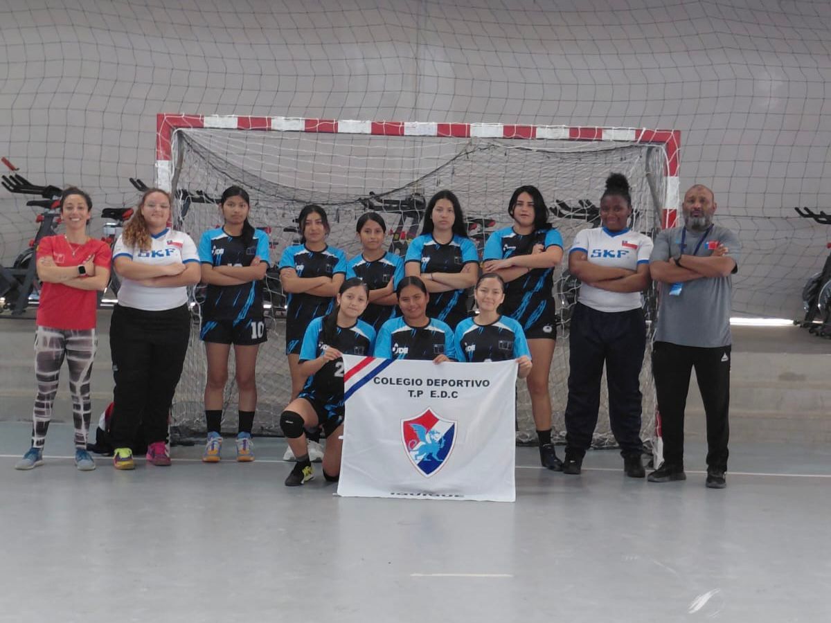 Estudiantes del SLEP Iquique obtienen primer lugar de handball en las Olimpiadas Deportivas Zona Norte