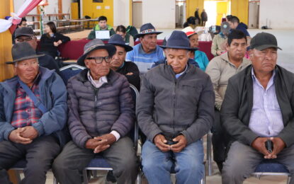 SEREMI de Agricultura y Servicios del Agro expusieron iniciativas a favor de la ganadería camélida en Segundo Encuentro Regional en Colchane