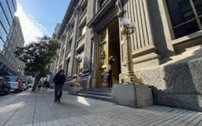 Actividad económica creció 2,2% en octubre: ¿Señales de recuperación o un avance limitado?