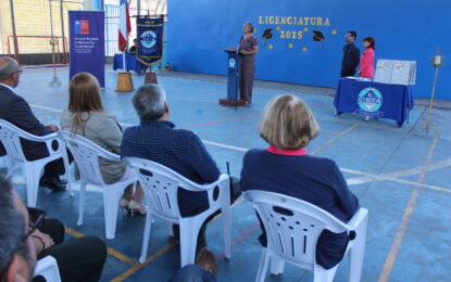 Jóvenes en proceso de reinserción cumplen nueva etapa al licenciarse de enseñanza básica y media