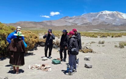 Comunidad de Enquelga junto a CONAF Tarapacá celebraron Día de la Montaña con talleres ancestrales y ascenso al Volcán Isluga