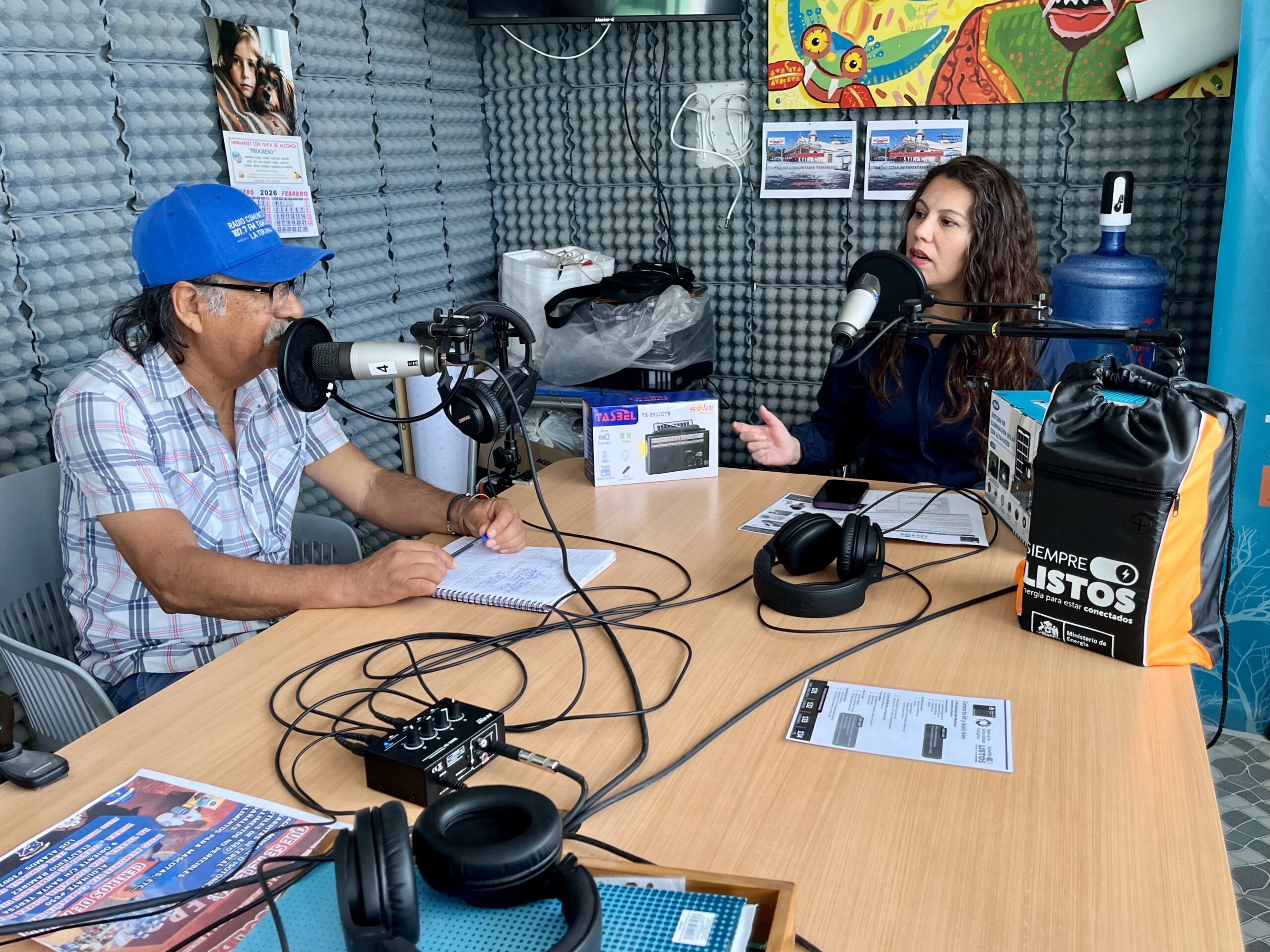 Energía entrega beneficios y orientación preventiva durante matinal de Radio Tamarugo