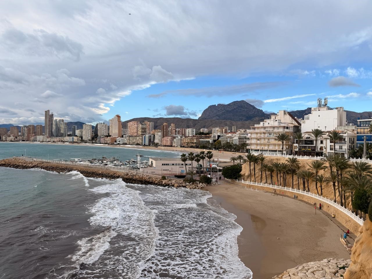 MUNICIPALIDAD DE IQUIQUE RECOGE EXPERIENCIA EN ACCESIBILIDAD E INCLUSIÓN DEL PRINCIPAL DESTINO TURÍSTICO DE ESPAÑA
