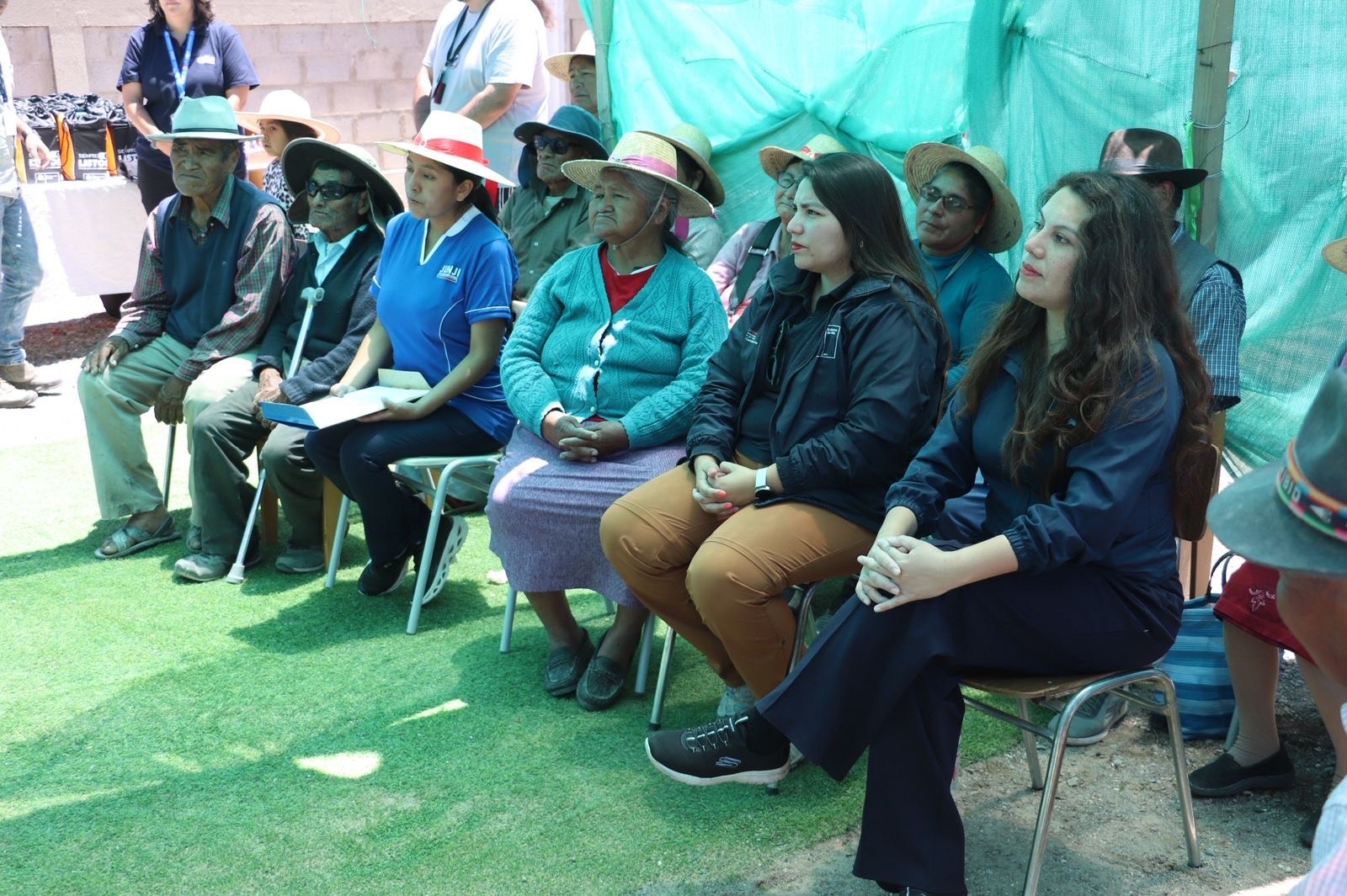 Nueva entrega de kits de emergencia se realizó en Cariquima