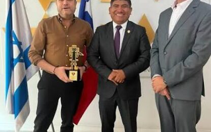 Alcalde de Huara viaja a Israel para conocer experiencias innovadoras