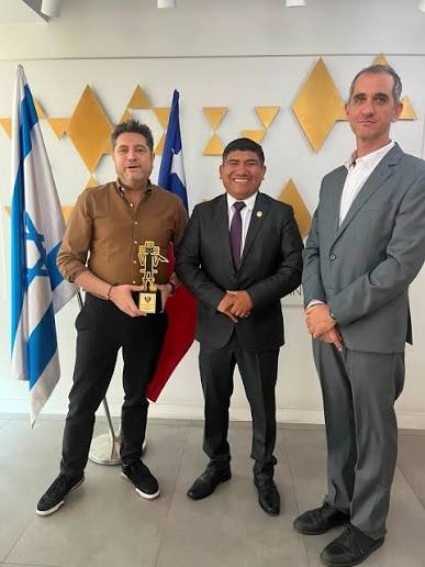 Alcalde de Huara viaja a Israel para conocer experiencias innovadoras