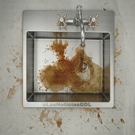¿El agua de la llave salió café o con sedimentos? Esto es lo que recomienda un experto