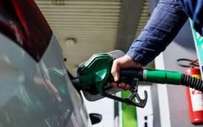 ¿Volverán a subir las bencinas? Fin del alto al fuego abre riesgos para la inflación en Chile