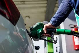 ¿Volverán a subir las bencinas? Fin del alto al fuego abre riesgos para la inflación en Chile