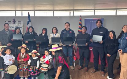 Colchane fortalece su educación con entrega de notebooks y equipamiento para jardín infantil