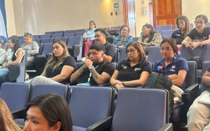 «FOSIS capacita a profesionales que acompañan a familias vulnerables en Tarapacá»