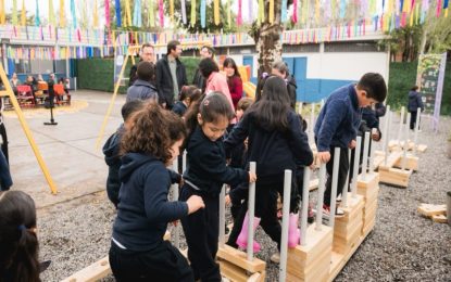 170 niños y niñas de Recoleta tendrán nuevos espacios para aprender y jugar al aire libre