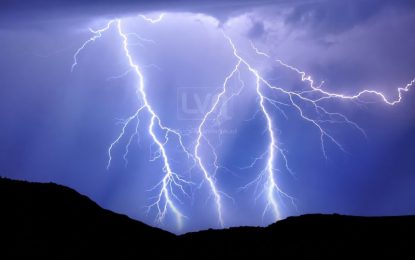 Un rayo equivale a la energía de 1 millón de cargadores de celular: ¿dónde aumenta el riesgo durante una tormenta eléctrica?