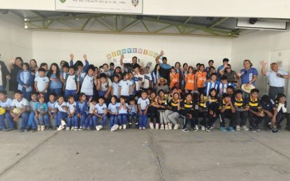 Estudiantes de escuelas rurales de la comuna de Huara participaron en el Encuentro Polideportivo